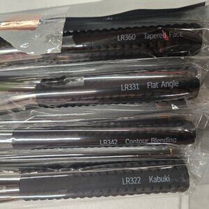 NEW Laruce Brush Set including a Kabuki brush!